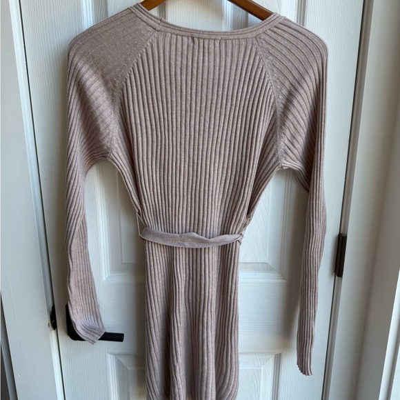 H&M MAMA Maternity Long Ribbed Knit Belted Beige Sweater, Size Small - Picture 3 of 7
